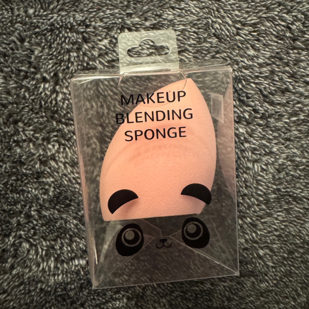 Makeup blending sponge - Picture 2 of 2